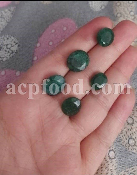 Bulk Raw Emerald Stone for sale. Rough Emerald Stone Wholesaler, Supplier, Exporter and Provider. Buy Emerald with the Best Quality and Price.