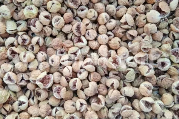 Different grades of Iranian dried figs sorted by size