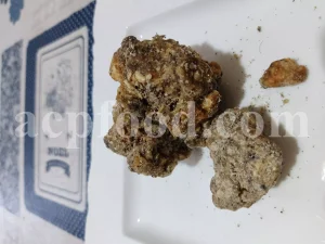 Natural brittle willow manna pieces close-up