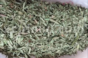 Clean, sun-dried Tarragon leaves (Artemisia dracunculus L.) for culinary and medicinal use, available in bulk for international export.